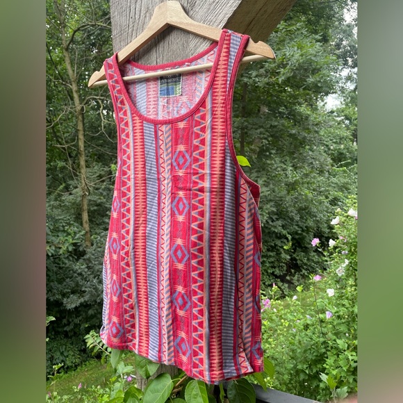 Modern Amusement Patterned Tank Top - Picture 3 of 4